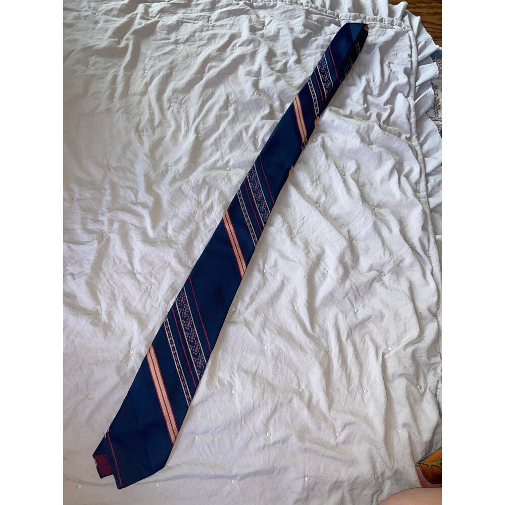EUC Dupont's Qiana Nylon navy men's striped tie